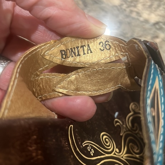 Spring Step Sandals - Picture 7 of 10